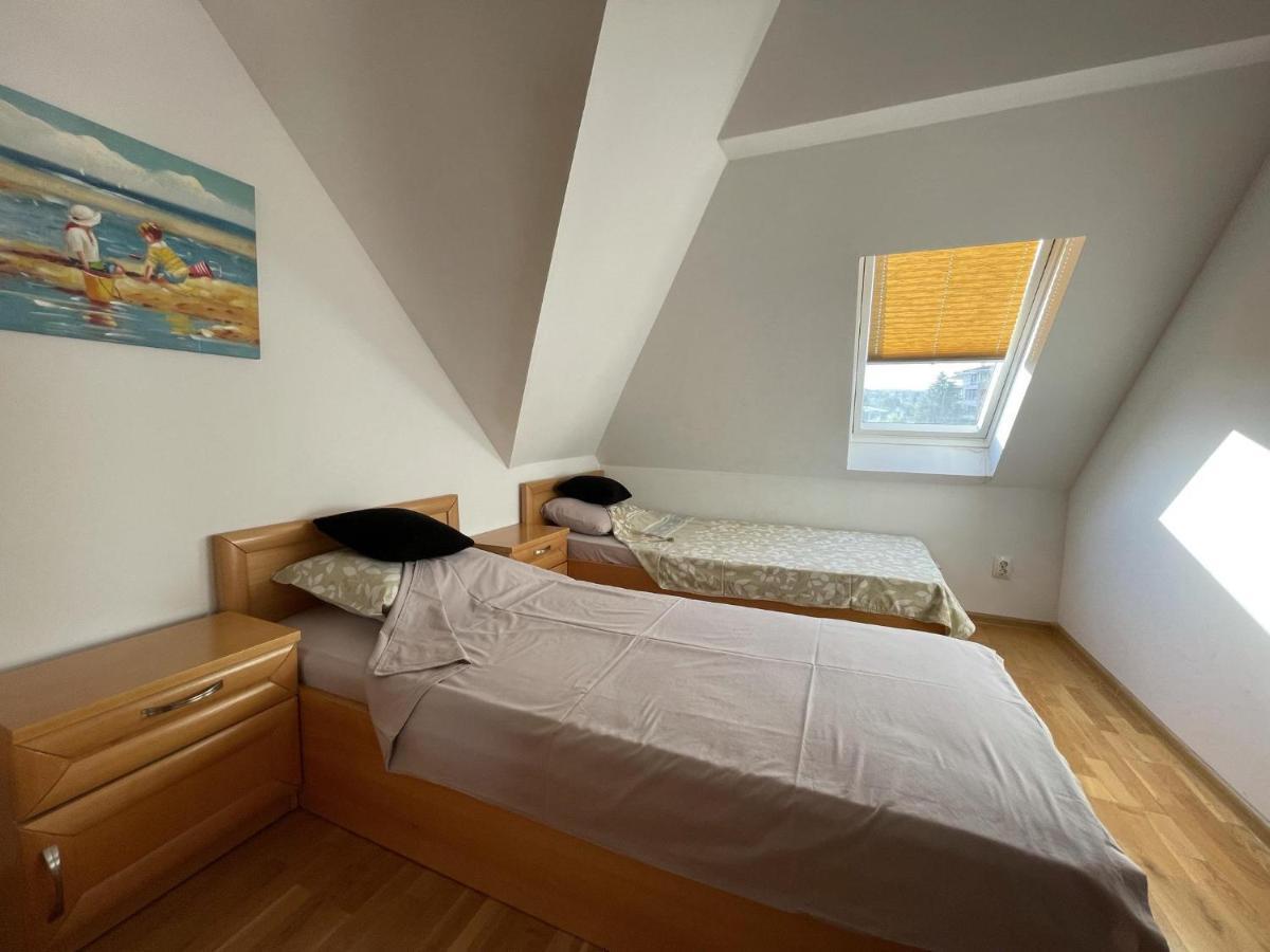 Stunning 2-Bed Apartment In Sea Resort Varna Saints Constantine and Helena Exterior foto